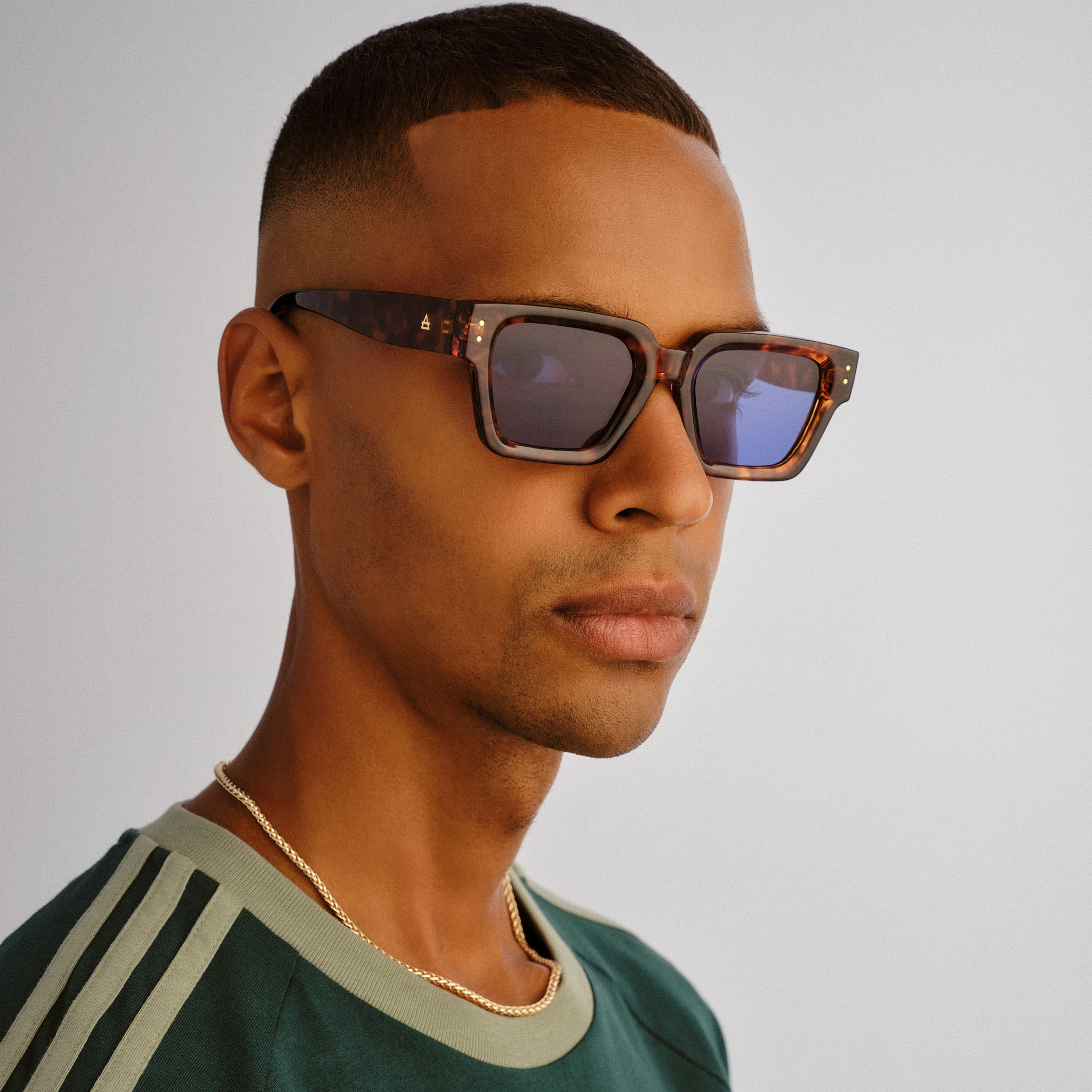 AIRE - Transit Rich Amber Tort / Navy Mono